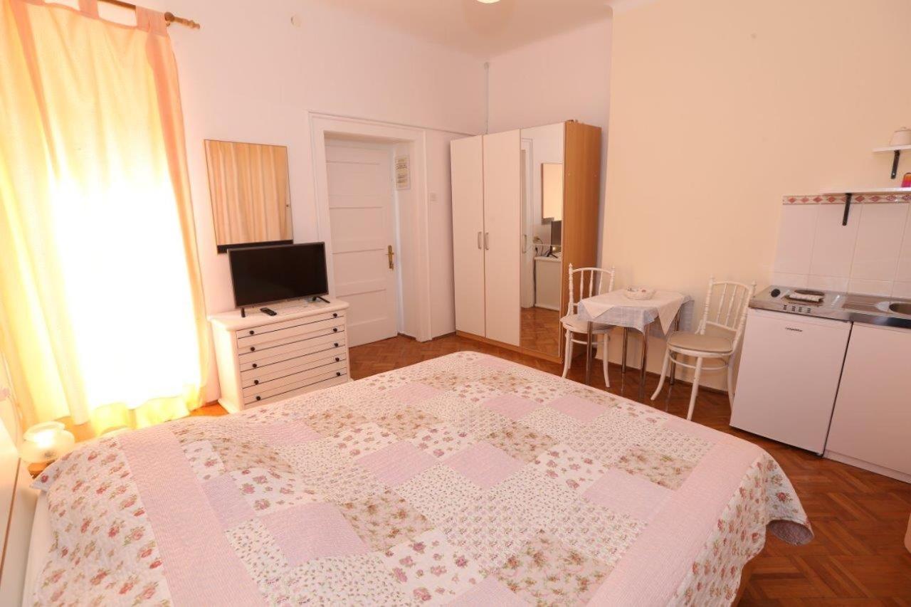 Studio Apartments Cavrak With Terrace Baška Exterior foto