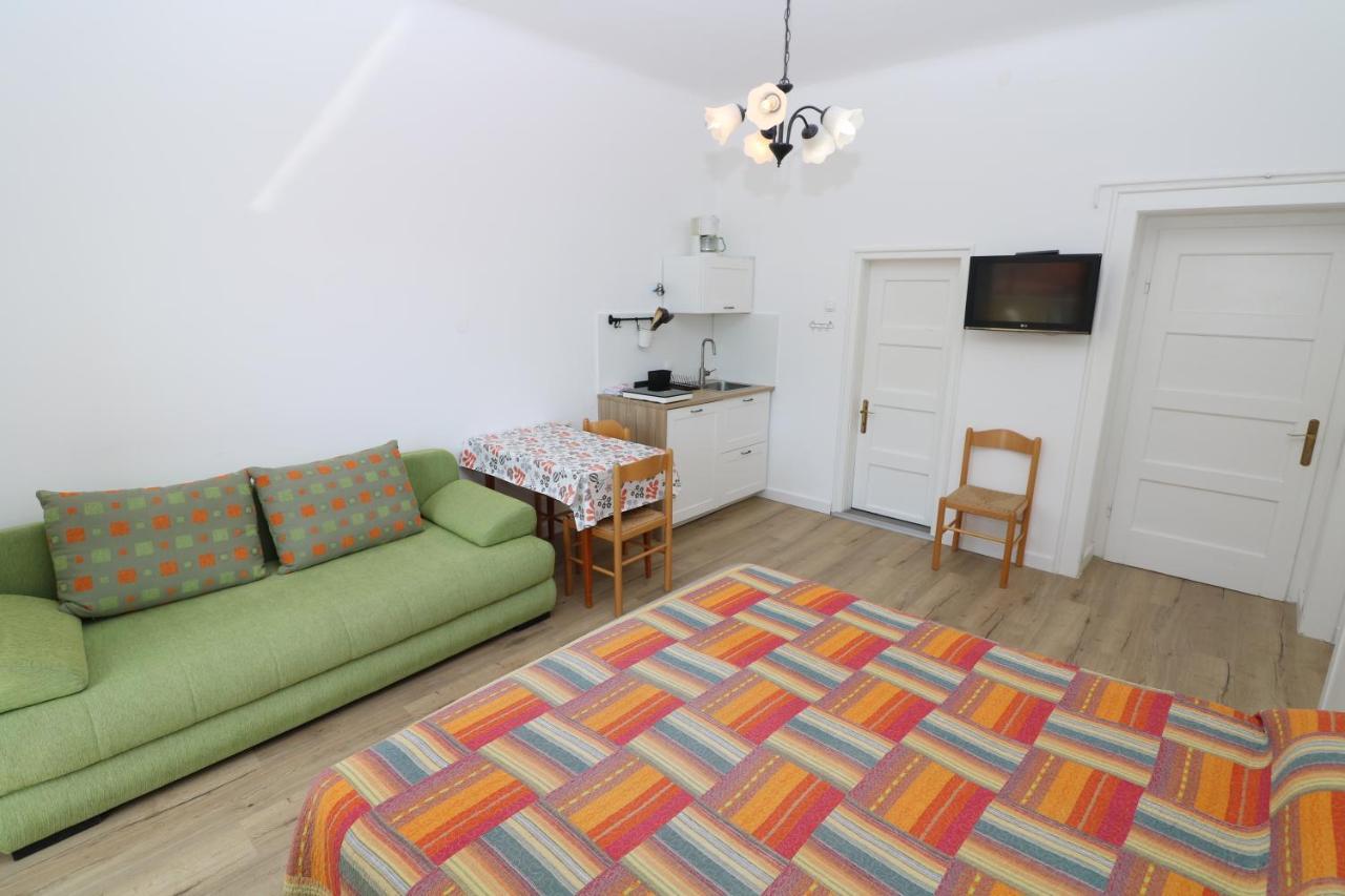 Studio Apartments Cavrak With Terrace Baška Exterior foto