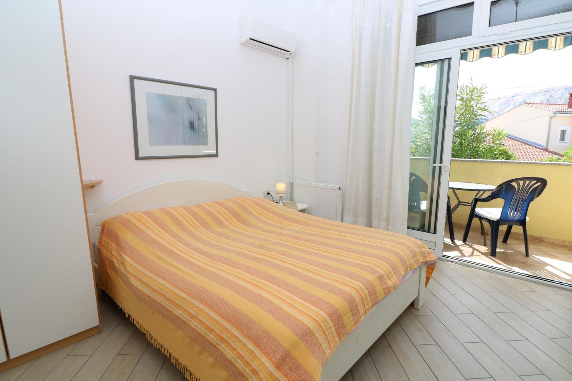 Studio Apartments Cavrak With Terrace Baška Habitación foto
