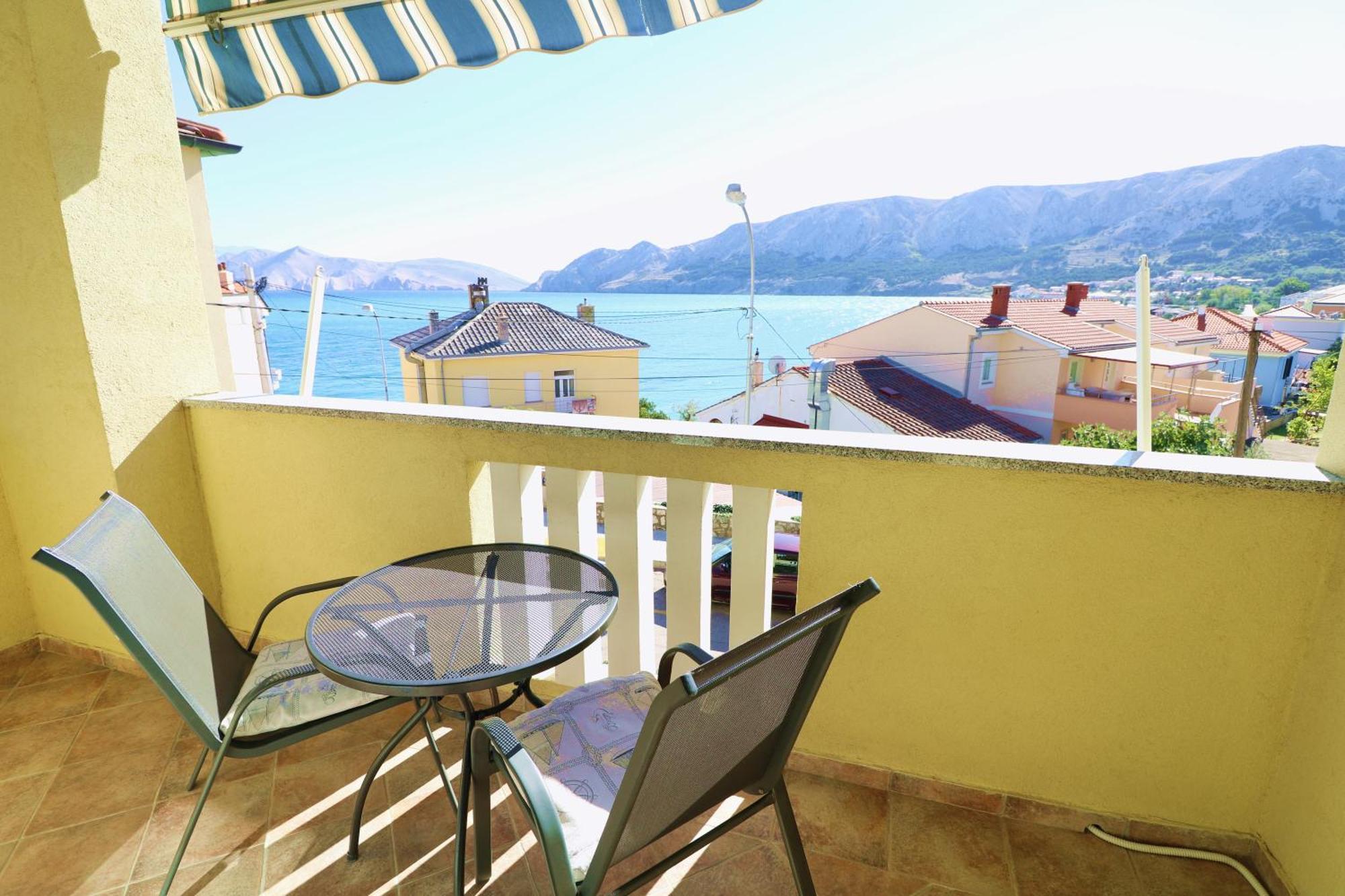 Studio Apartments Cavrak With Terrace Baška Habitación foto