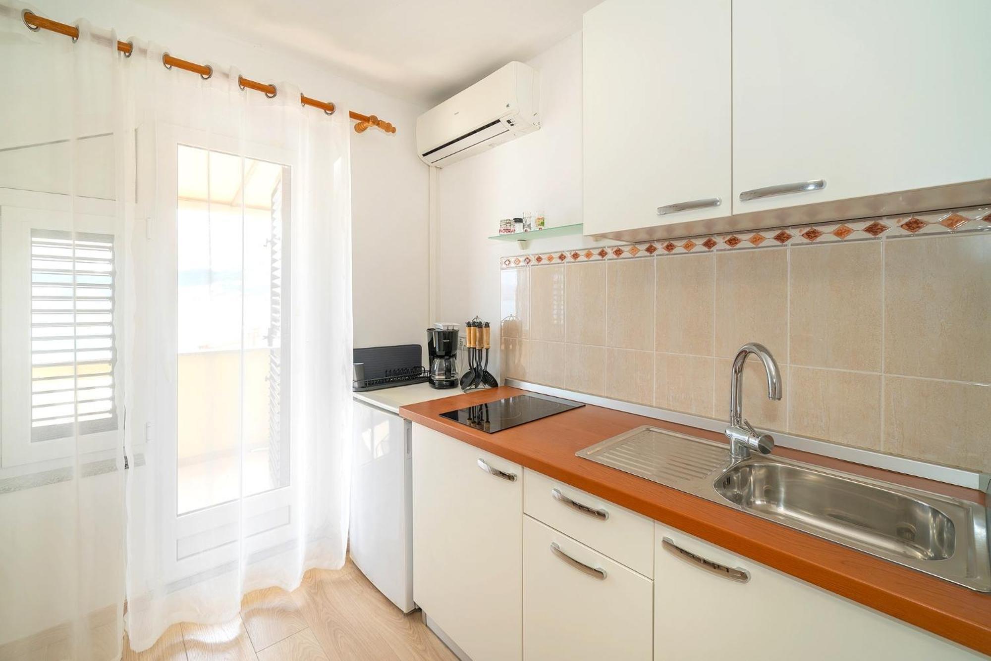 Studio Apartments Cavrak With Terrace Baška Exterior foto